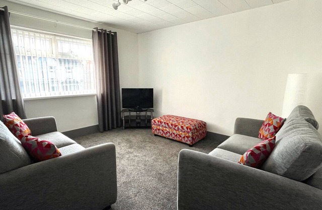 Apartment 6-Appartement-Supérieure-Salle de bain privée séparée-Vue sur Rue