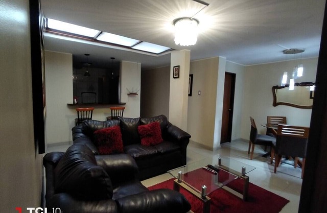 1er étage Apt dans un quartier sûr à Surco à 20 minutes du parc Kennedy Miraflores
