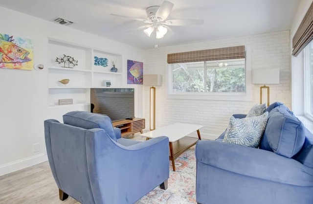 2/1, Close to Las Olas/Beach, Port, FLL.
