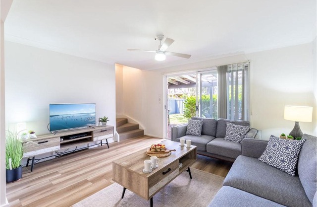 2 10 Catalina Close Walk to Shoal Bay Beach