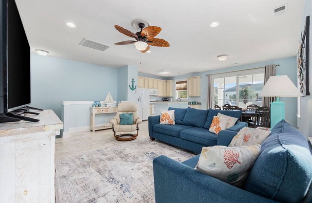 2/2 Townhome North Beach Resort- Pools, Hot tubs,