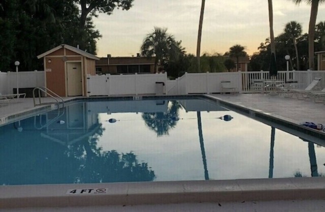 2/2 water front community Clearwater area
