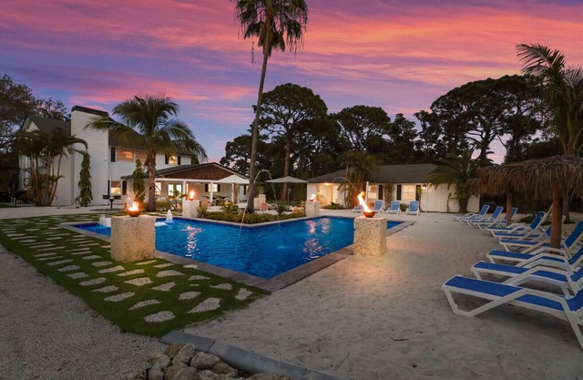 2.3 acre Luxury Estate 9 minutes from Beach!!!
