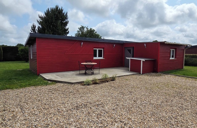2/3-bed gite close to the seafront