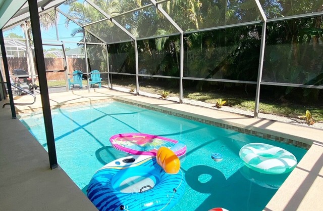 2-3 bedroom pool home just 5 minutes to Beach. Bicycles & beach gear included!