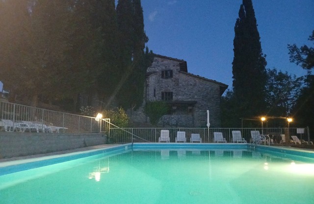 Garage 2/3 places avec jardin privé, piscine, parc et spa