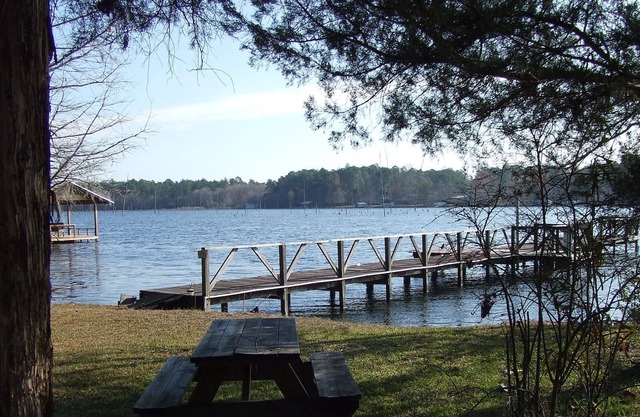 Chalet de 2 acres Waterfront avec aucun frais de nettoyage!