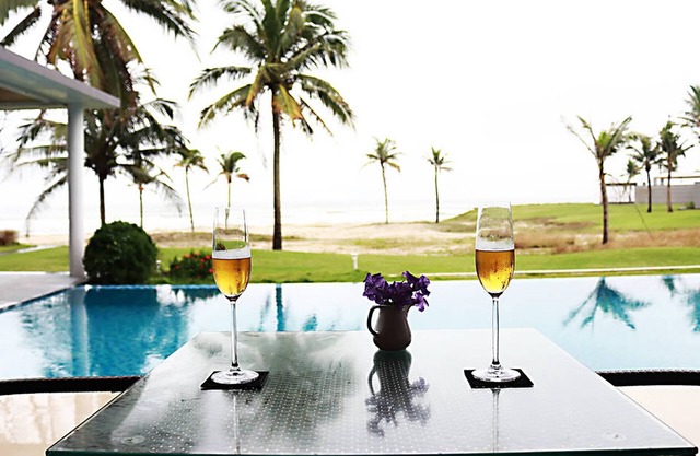 8BR BEACHFRONT POOL VILLA IN OCEAN RESORT