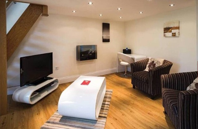 2 Ashbrook Mews 2 Cendres