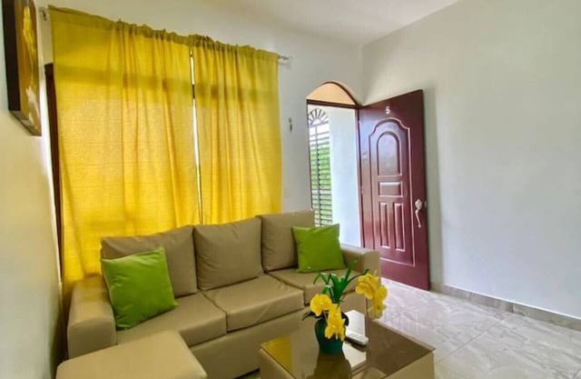 2 bd close to Batey and SOV