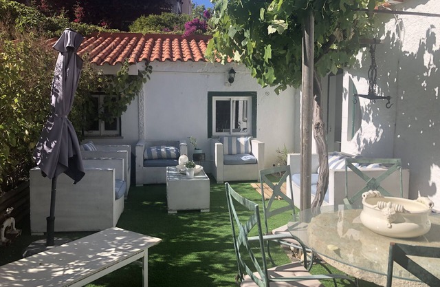 2 BDR APARTMENT 10 MINUTES WALK FROM THE BEACH