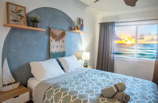 2 BDR - BEACHFRONT Cosy Apt