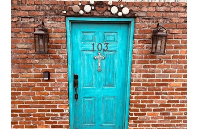 2 bdrm 3bath downtown apartment