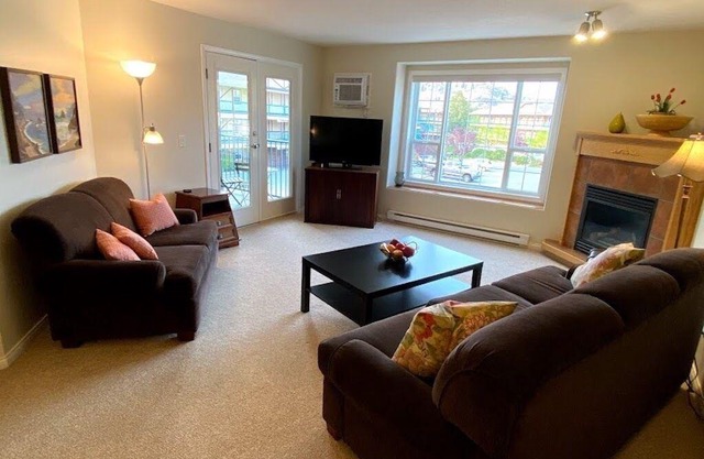 CONDO 2 BDRM LAKEVIEW 10 MIN DE PENTICTON