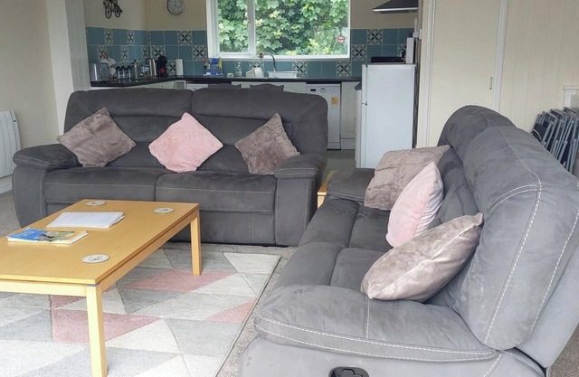 2 Bedroom Apartment with Glorious views over the Tamar Valley.
