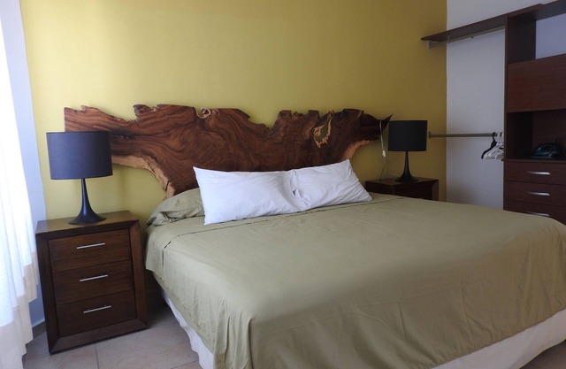 2 chambres + studio, 2. 5 salle de bain,