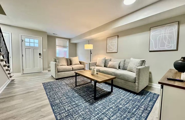 2 Bed/1.5 Bath Apartment