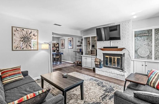 2 bed 2.5 bath in one of Indy's hottest areas