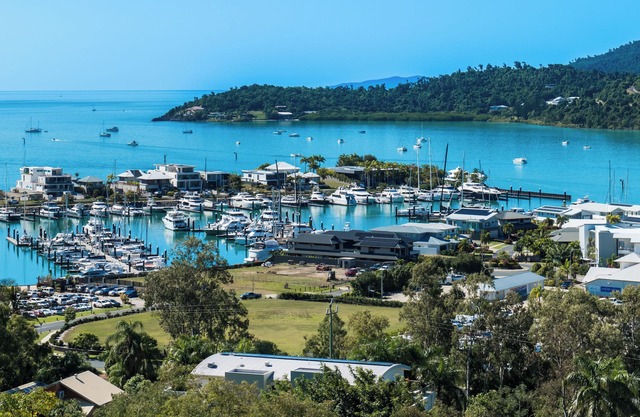 2 Bed 2 Bath apartment with breath-taking Coral Sea views
