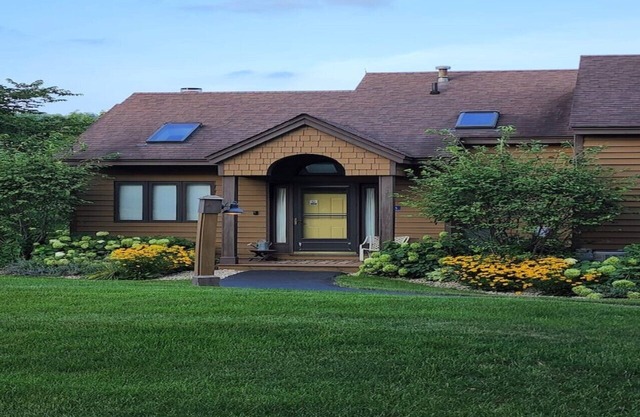 2 bed 2 bath condo in gorgeous Galena Territory