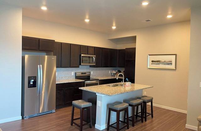 2 Bed/2 Bath Condo with Mountain Views