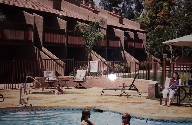 Condo 2 chambres, 2 salles de bain avec piscine chauffée et vue sur la montagne