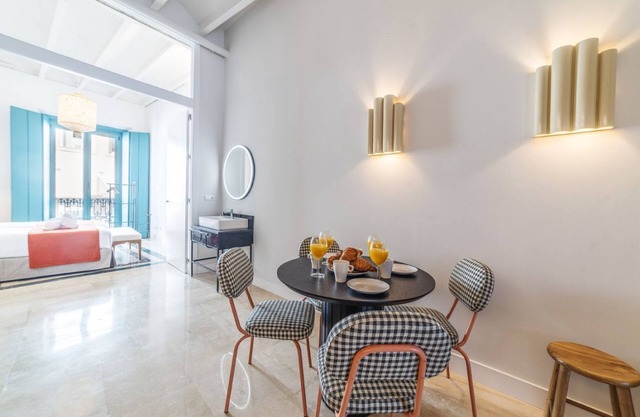 2 Bed 2 Bath Deluxe Apt