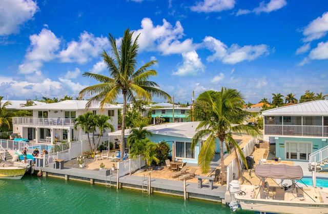 2 BED/2BATH OCEAN FRONT CANAL -- BRING YOUR BOAT OR RENT ONE!