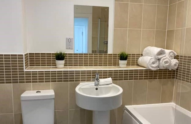 2 Bed Apartment Kennet Island