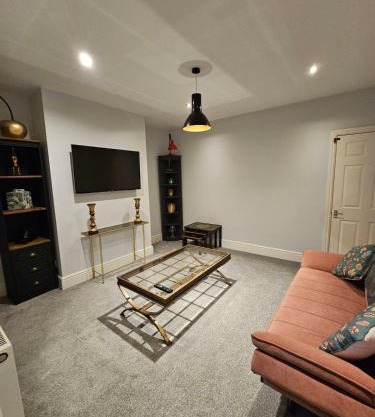 2 Bed Apartment Near-by the Seafront