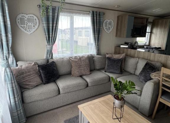 2 Bed Caravan - Sleeps 6 - Parking - Pets