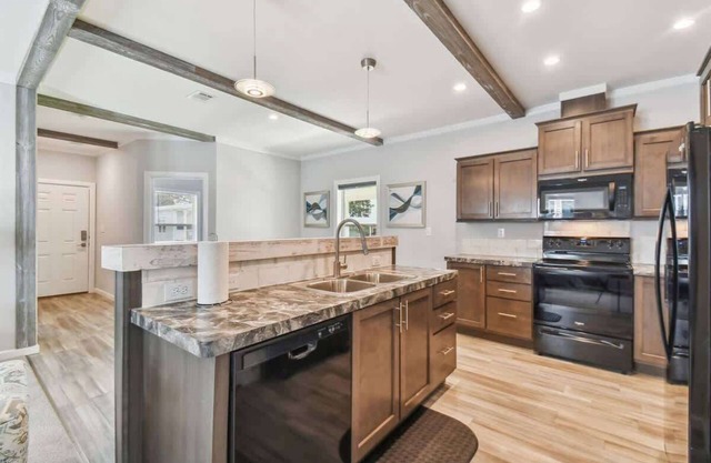 2 Bed Cozy Home | Dade City | Pickle Ball