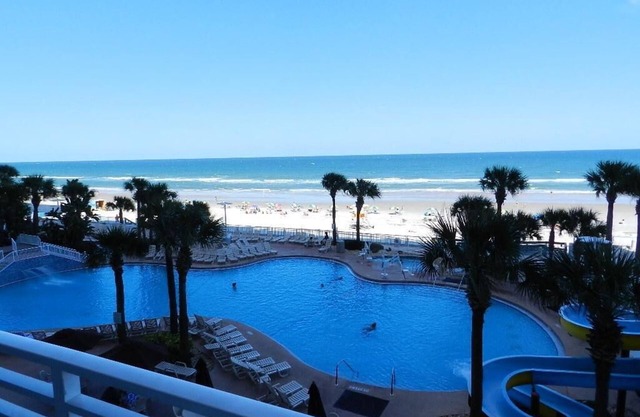 2 BED DLX WYNDHAM OCEAN WALK 4/9- 13, CHEER WEEK WED-SUN SLEEP 8