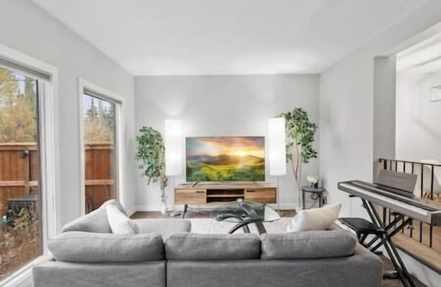 2 Bed | Fenced Backyard | Garage | Near Parks