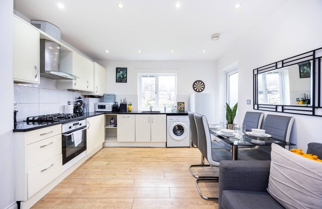 2 Bed Flat | Thornton Heath | Sleeps 4 | Workers