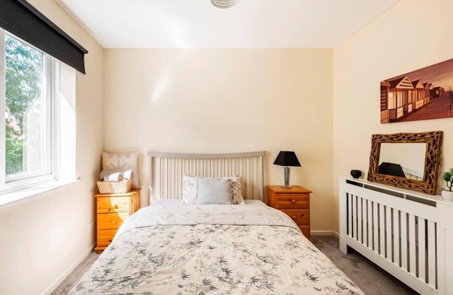 Immaculate 2 - Bedroom House in Milton Keynes