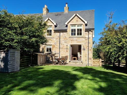 2 Bed in Nr Beadnell 77990