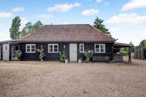 2 Bed in Thorney oc-r32363