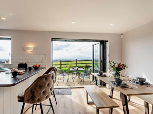 2 Bed in Tosside 94056