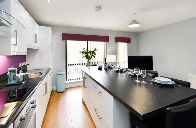 West Portland View Apartment D