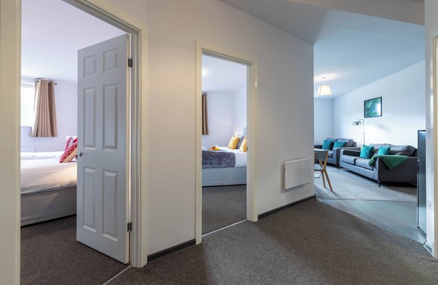 2 bed, Parking, Netflix, A1 Road