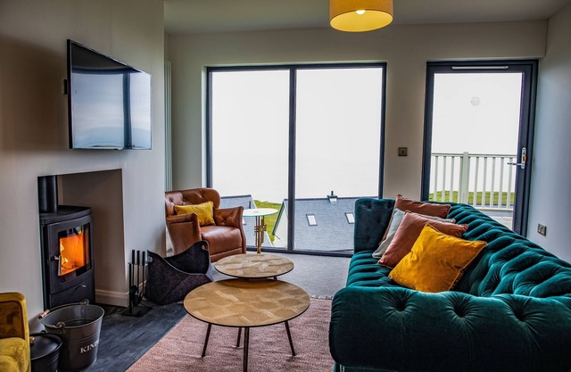 2 Bed Penthouse Apartment - 6 (Plas)
