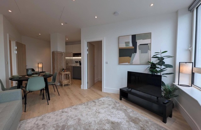 2 Bed Penthouse with Skyline Views