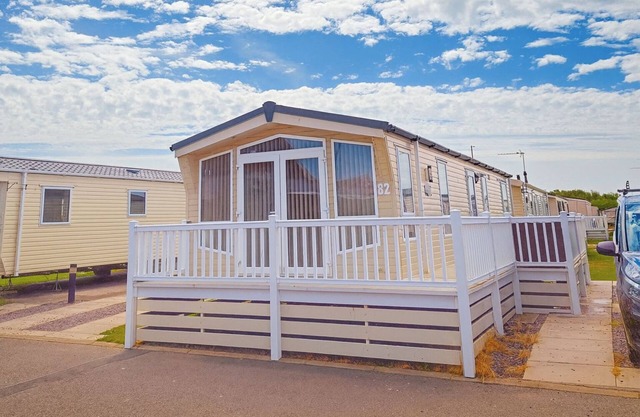 Modern platinum standard 2 bedroom with decking