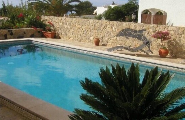 Une trouvaille rare à Salema - Propriété de 2 chambres avec piscine privée et vue superbe