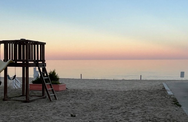 2 bedroom cottage on lake huron