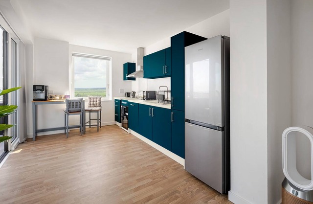 Skyview Elegance Luxury Top-Floor Next To Barking Station