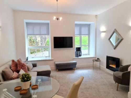 2 Bed Woodland Retreat - Garden & Free Parking