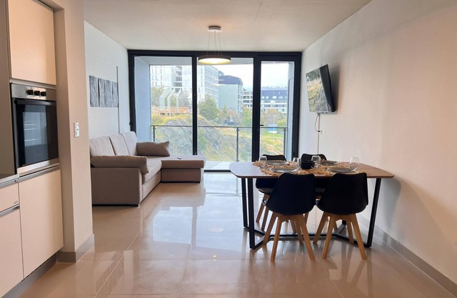 2-bedroom apartment with balcony, sea and port view
