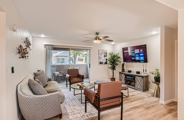 2 Bedrm/2Bath Condo In The Paradise Village Area w/ 20% Multiple Month Discount